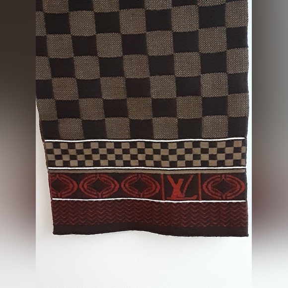 Vintage Louis Vuitton Paris hat/scarf set never worn - Picture 5 of 9